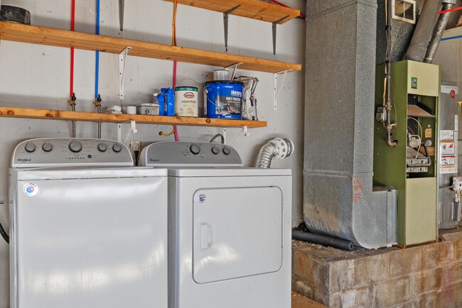 Building Photo - 607 Murray St