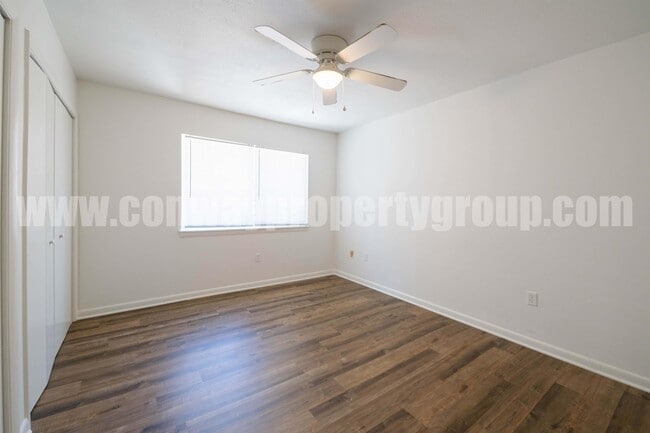 Building Photo - 716 S Mitchell St