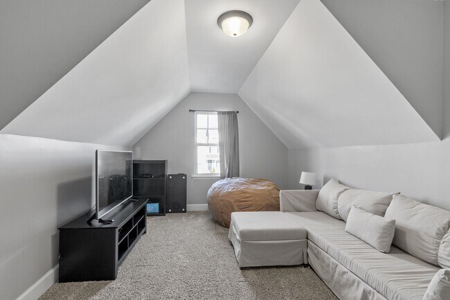 Building Photo - 3 Bedroom + Bonus Room Home with Main Floor Primary Suite & Community Pool Access