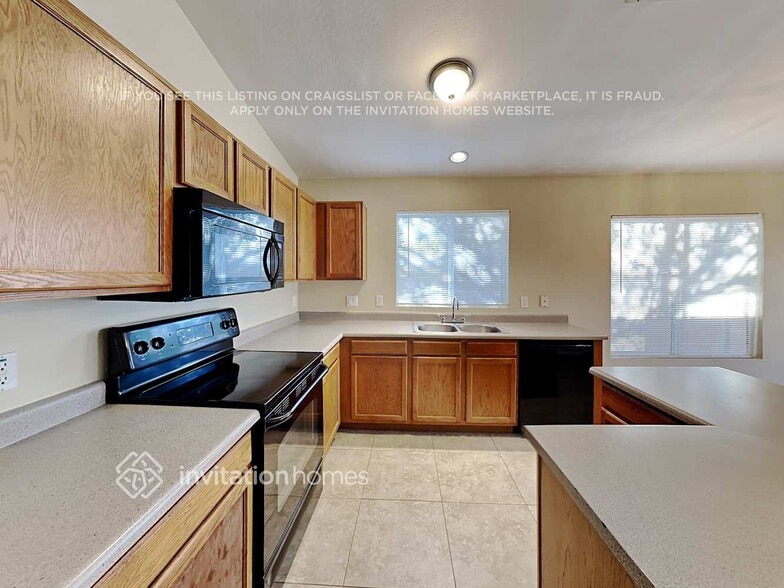 Building Photo - 12854 W Cherry Hills Dr