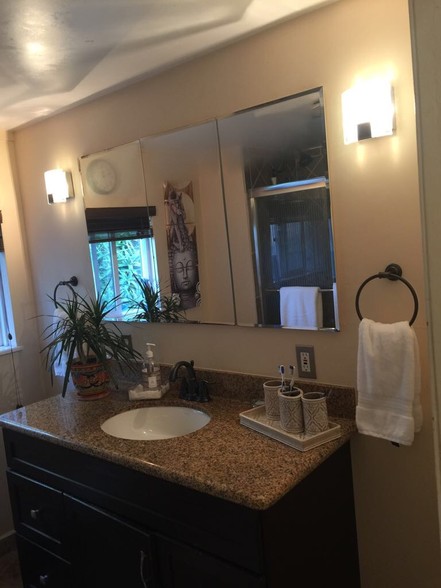 Main Bathroom - 1224 45th Ave