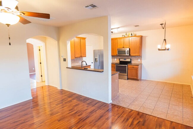 Building Photo - 404 Grisham Dr