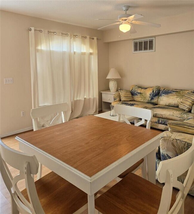 Building Photo - 223 Washington Palm Loop