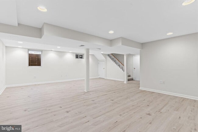 Building Photo - 7609 Woodridge Cir