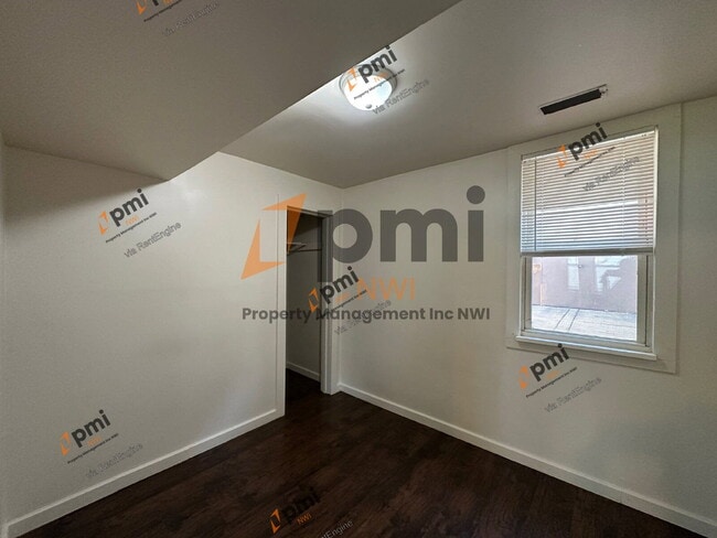 Building Photo - 4635 Towle Ave