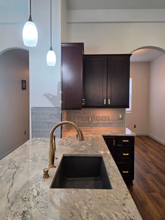 Building Photo - 2096 Two Wood Dr