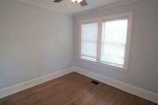 Building Photo - 1025 Goodwin St