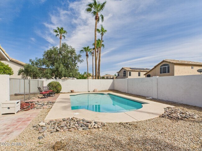 Building Photo - 7125 W La Senda Dr