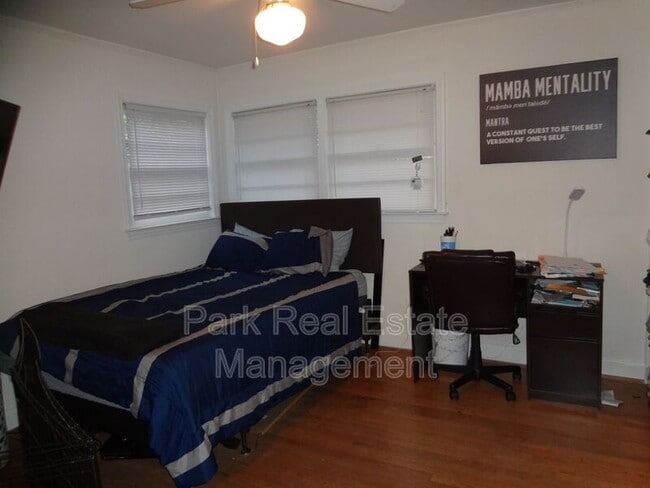 Building Photo - 806 Woodland Ave