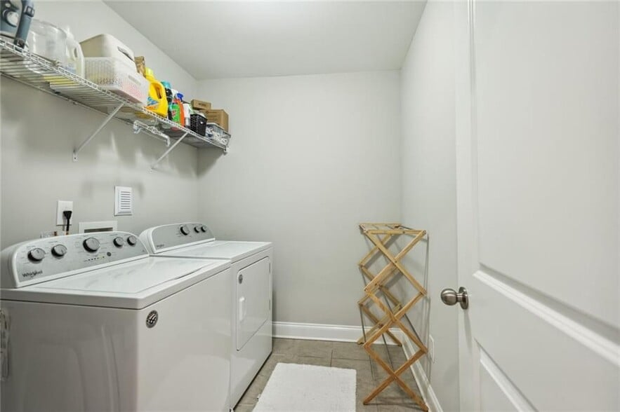 Building Photo - 1007 Edgemont Dr