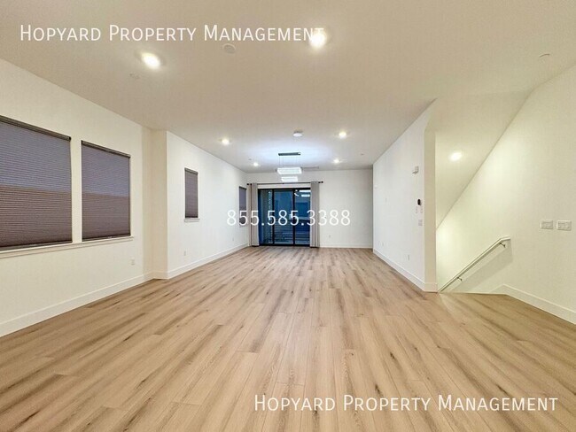 Building Photo - 302 Tea Tree Terrace