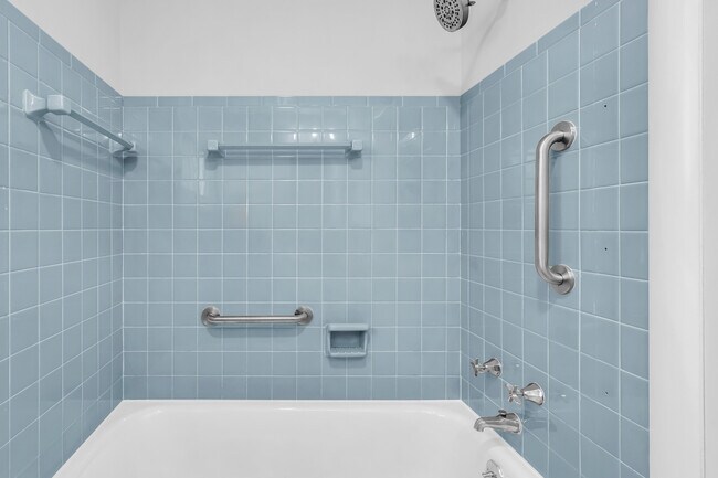 Building Photo - 26 Seminole Cir