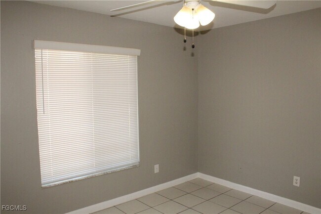 Building Photo - 1811 SE 15th Pl