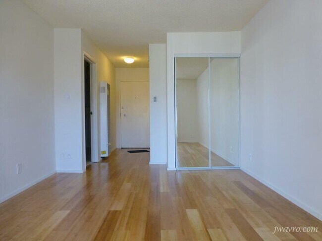 Building Photo - 1710 19th Ave