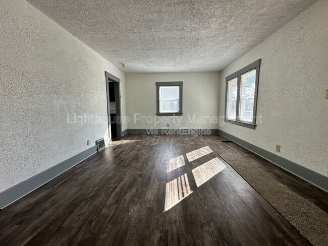 Building Photo - 138 Yale St