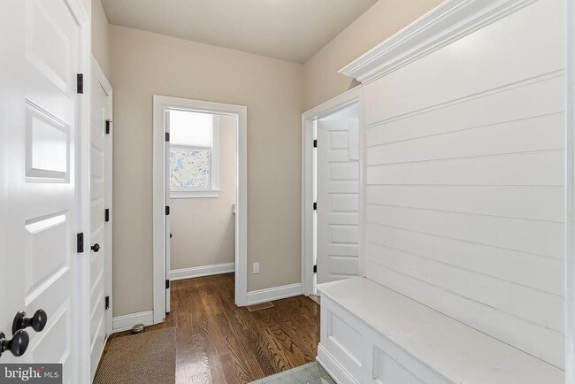 Building Photo - 259 Mt Lucas Rd