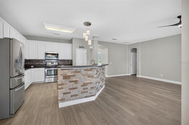 Building Photo - 37 Burnside Dr