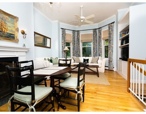 Building Photo - 352 Marlborough St