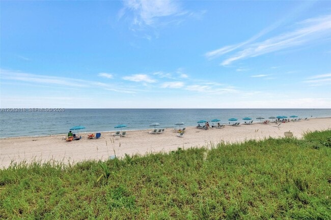 Building Photo - 2751 S Ocean Dr