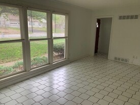 Building Photo - 7635 High Dr