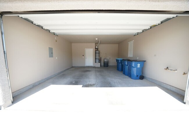 Building Photo - 8507 Insignia Ave