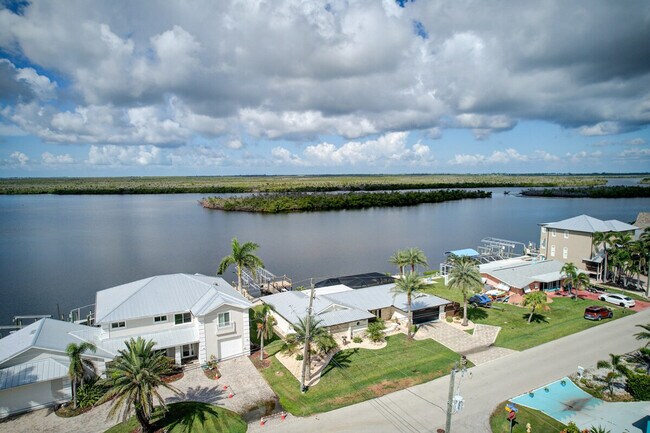 Building Photo - 11599 Island Ave