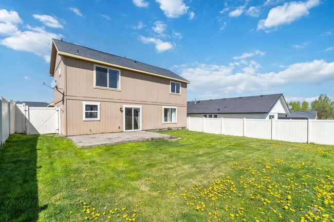 Building Photo - Spacious 3 Bed, 2.5 Bath Home in Spokane V...