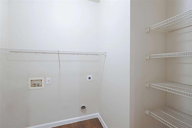 Building Photo - 10505 S I-35 Frontage Rd