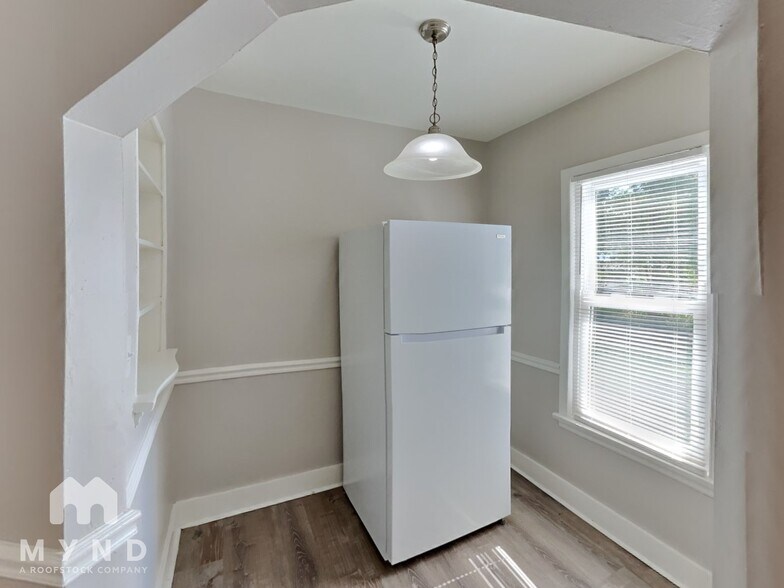 Building Photo - 1082 Lilley Ave