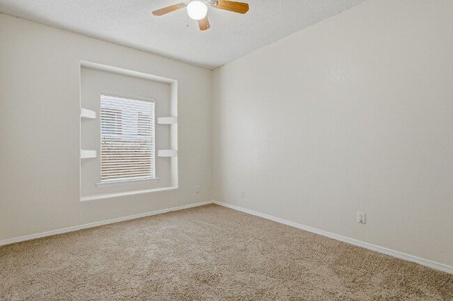 Building Photo - 4-Bedrooms in 79928 with Spacious 1757 Sq Ft – Your Home Awaits!