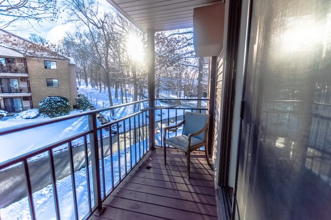 Building Photo - 23 Country Club Dr