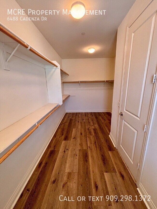 Building Photo - 6488 Cadenza Dr