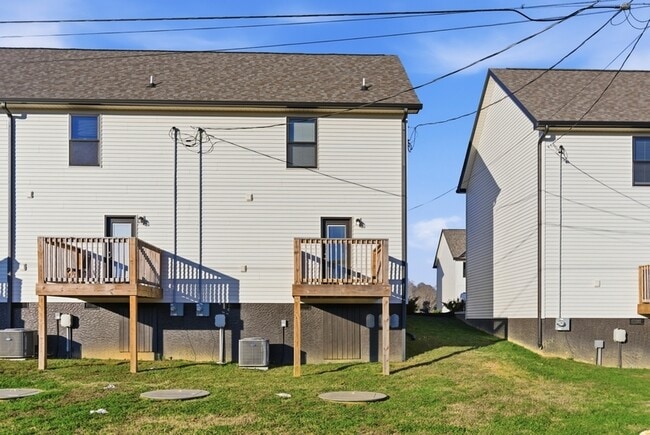 Building Photo - Macy Way - 103