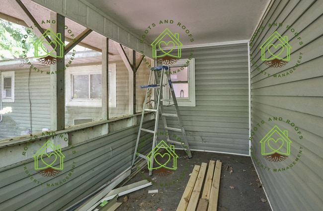 Building Photo - 2509 E Pine Grove Pl