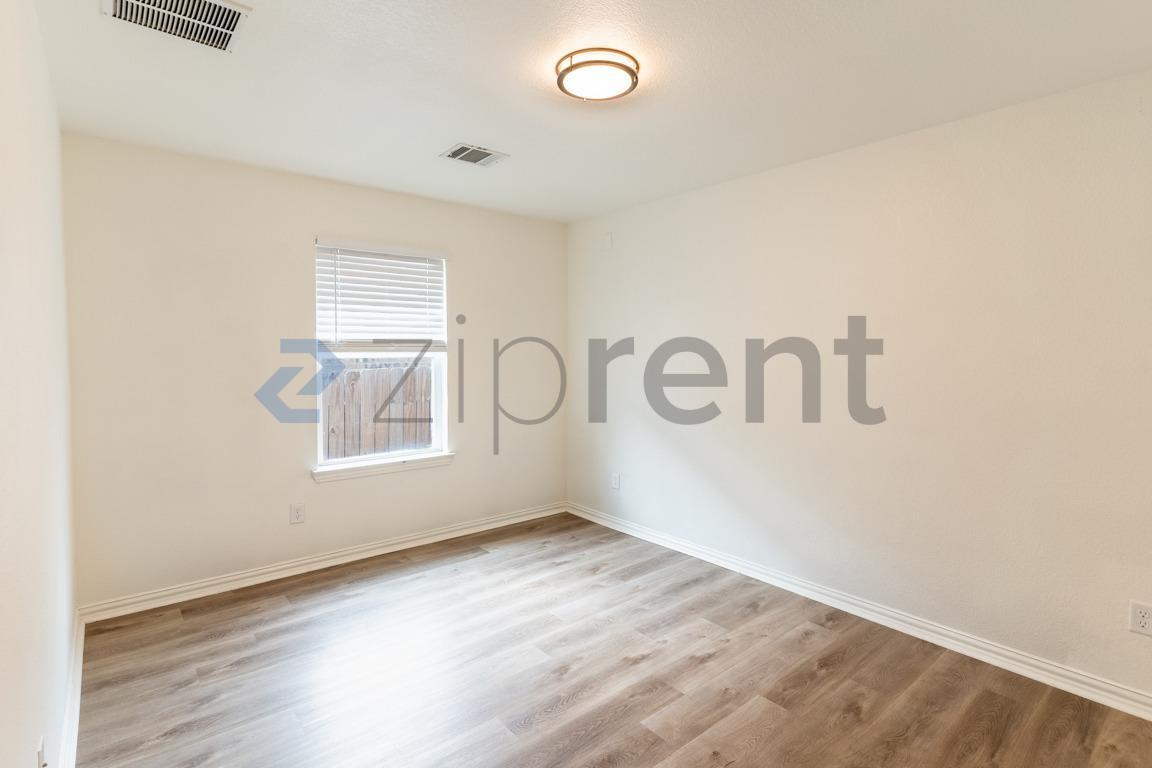 Building Photo - 232 Strawberry Blonde Dr