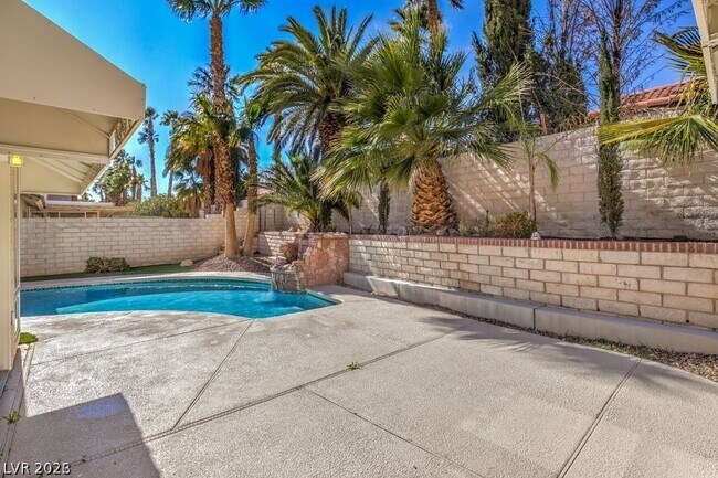 Building Photo - 2705 Eagle Springs Ct