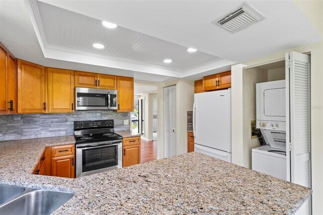Building Photo - 41 Hembury Ln