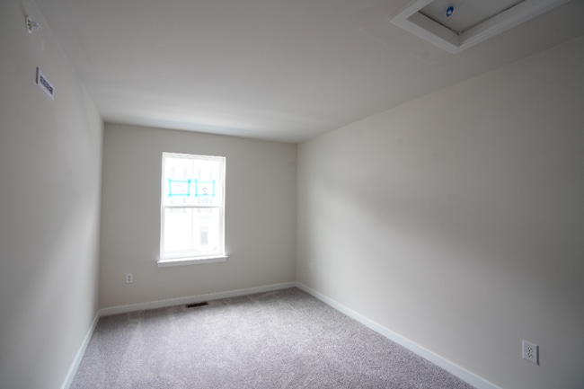 Building Photo - 259 Talucci Dr