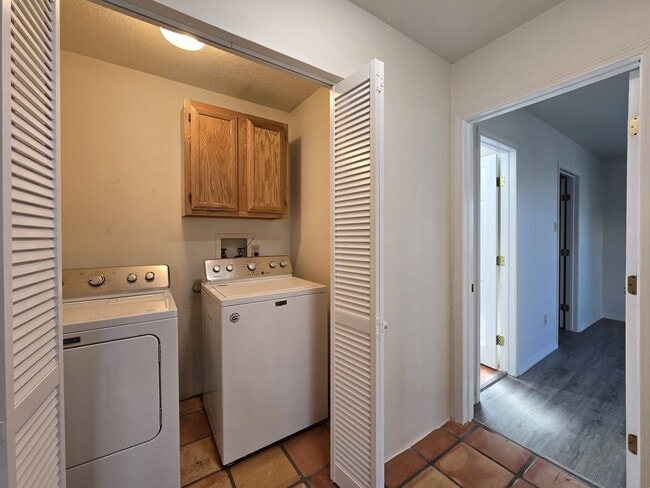 Building Photo - 522B Juniper