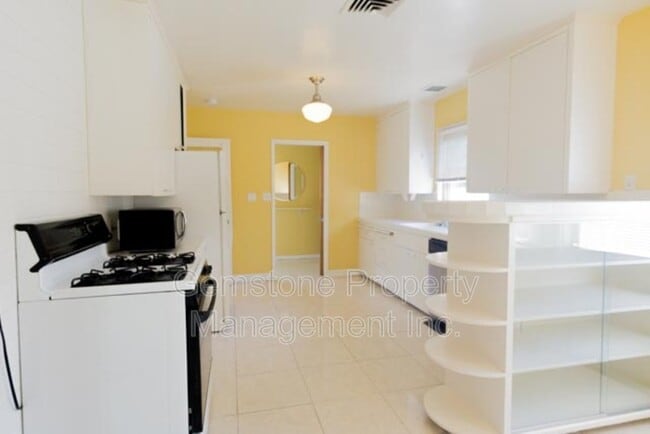 Building Photo - 4947 63rd St