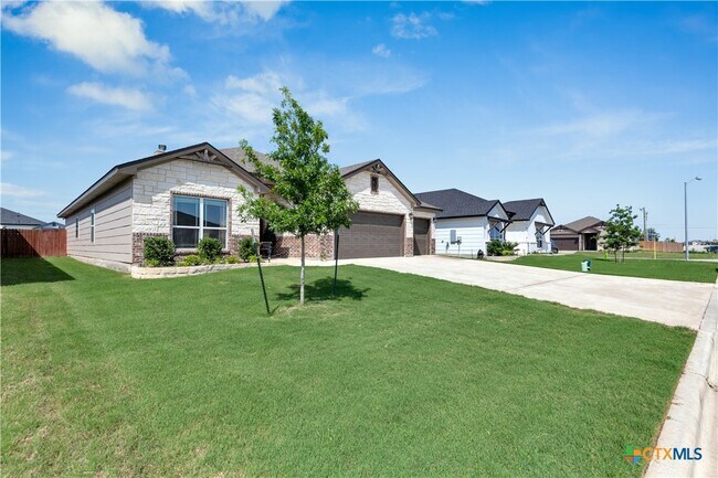 Building Photo - 8508 Glade Dr