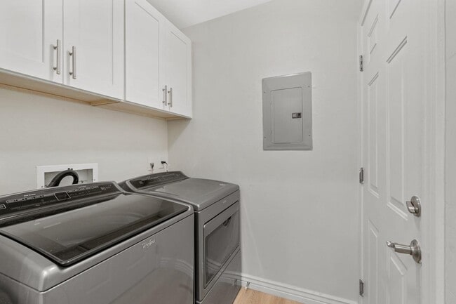 Building Photo - 14450 N Thompson Peak Pkwy