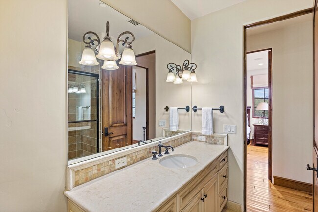 Building Photo - 3317 Taylor Rd