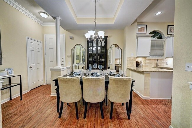 Building Photo - 1901 Post Oak Park Dr