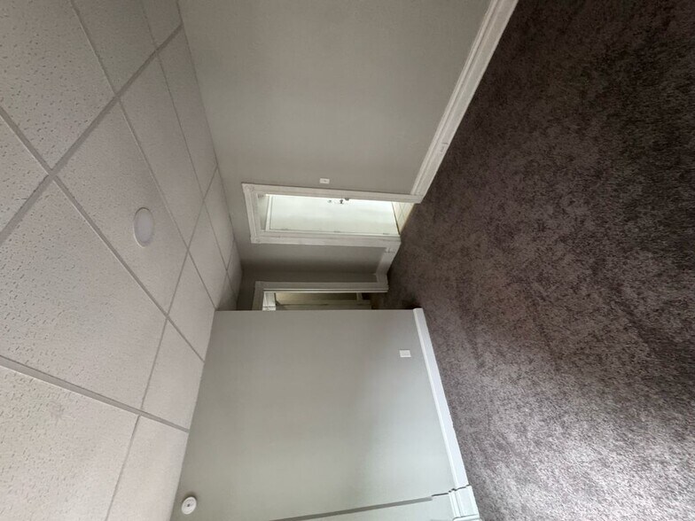 Building Photo - 241 N 4th St