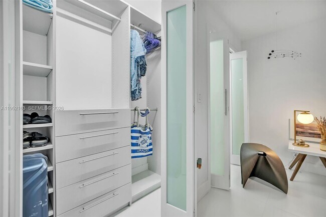 Building Photo - 6801 Indian Creek Dr