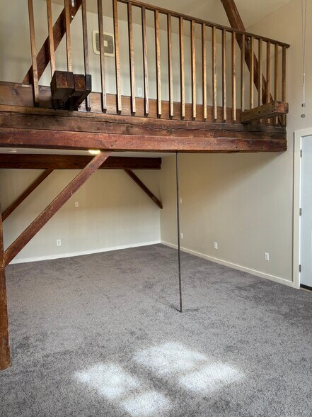 Building Photo - 40 Main St