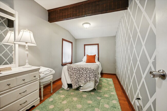 BEDROOM 3 - 59 Meckes St