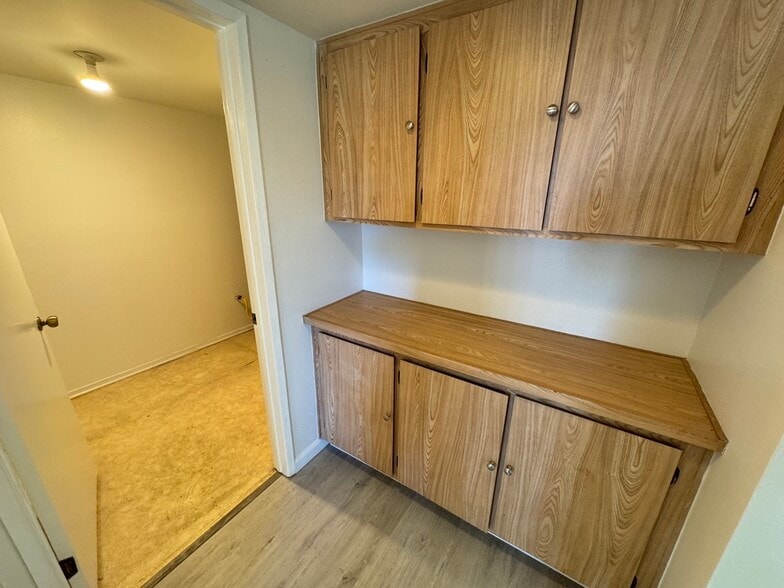 Building Photo - 4633 Vermont Pl