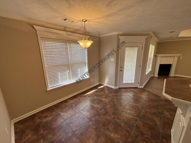 Building Photo - 2805 Southfork Dr